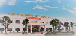 Nhà máy không ống khói nhôm xanh